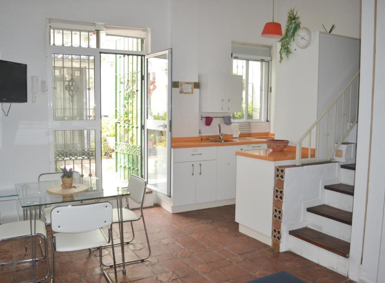Charming House In Triana,Best City View From Patio Севилья Экстерьер фото